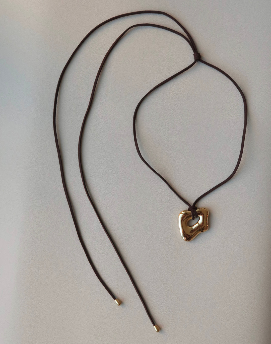 ADINA PENDANT NECKLACE