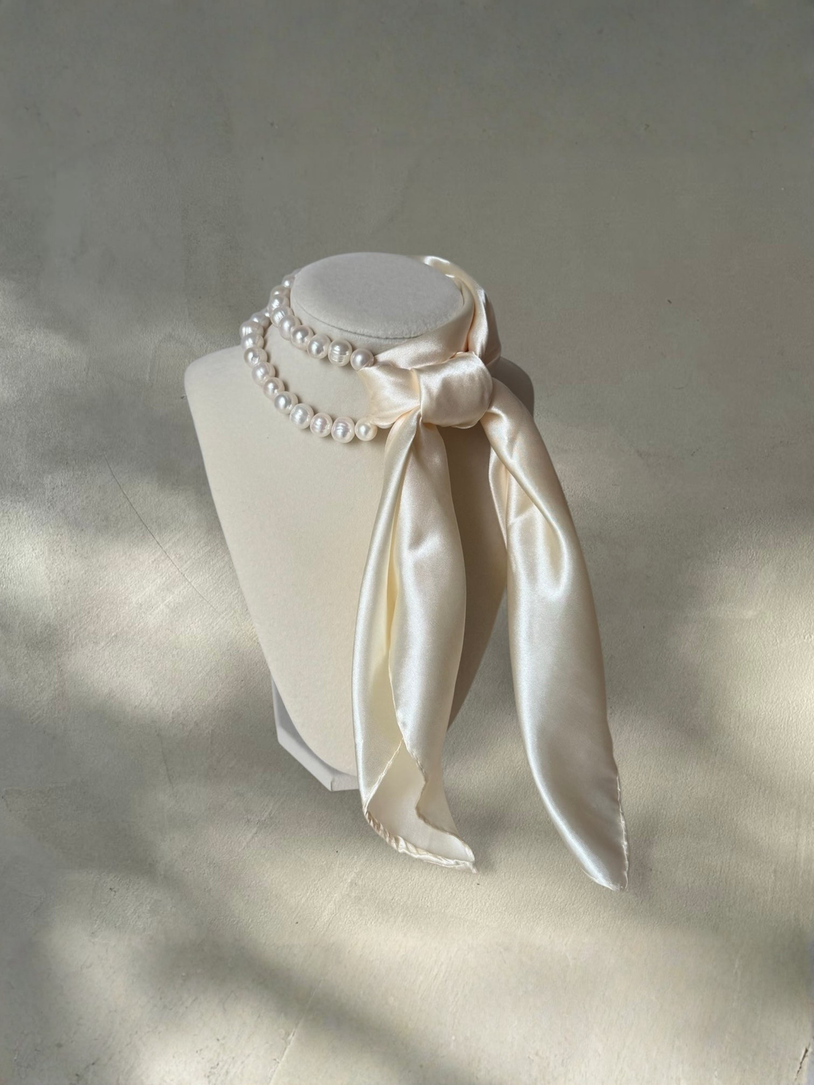 LUNA PEARL SCARF NECKLACE