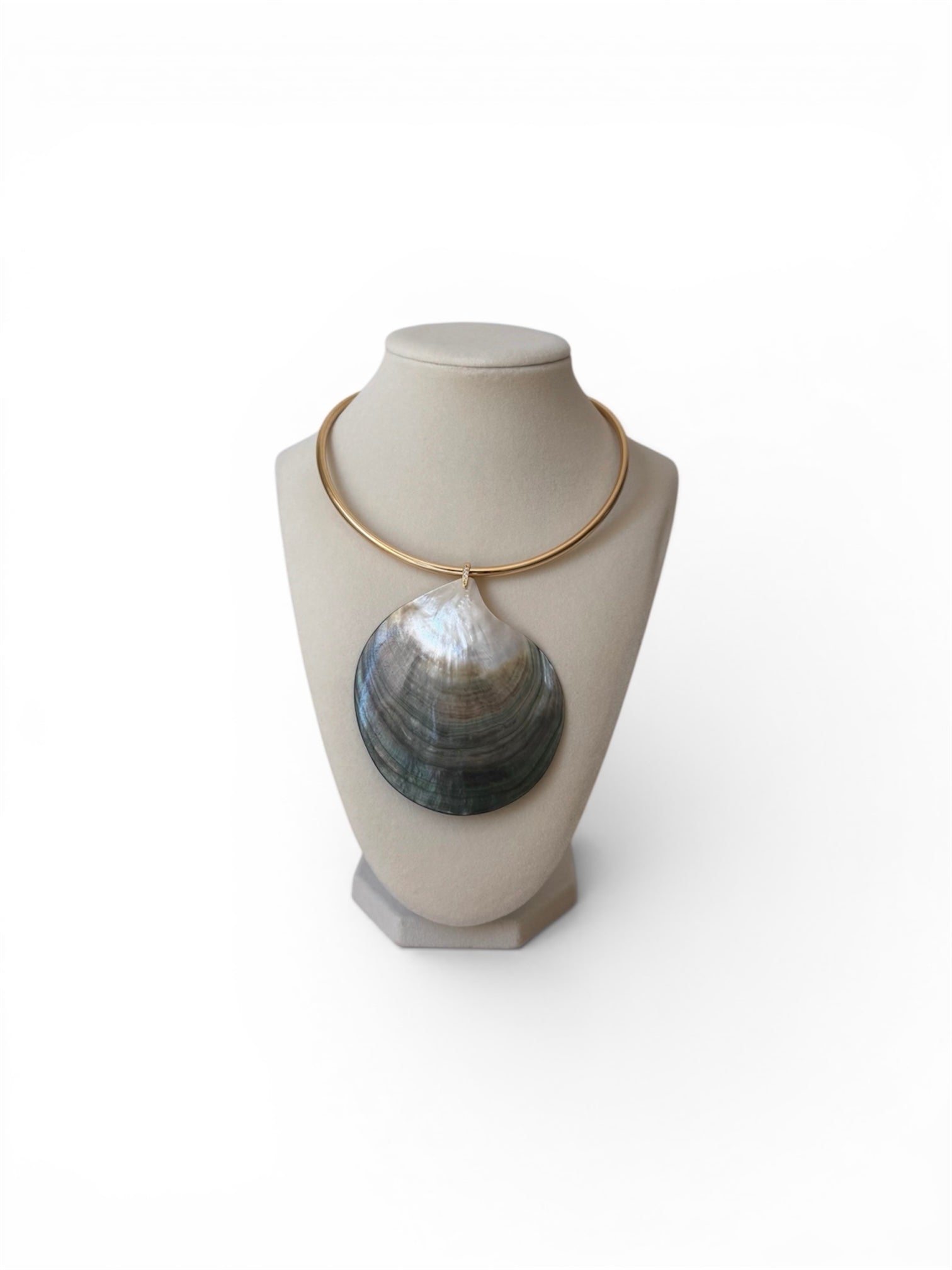 LYRIA NECKLACE