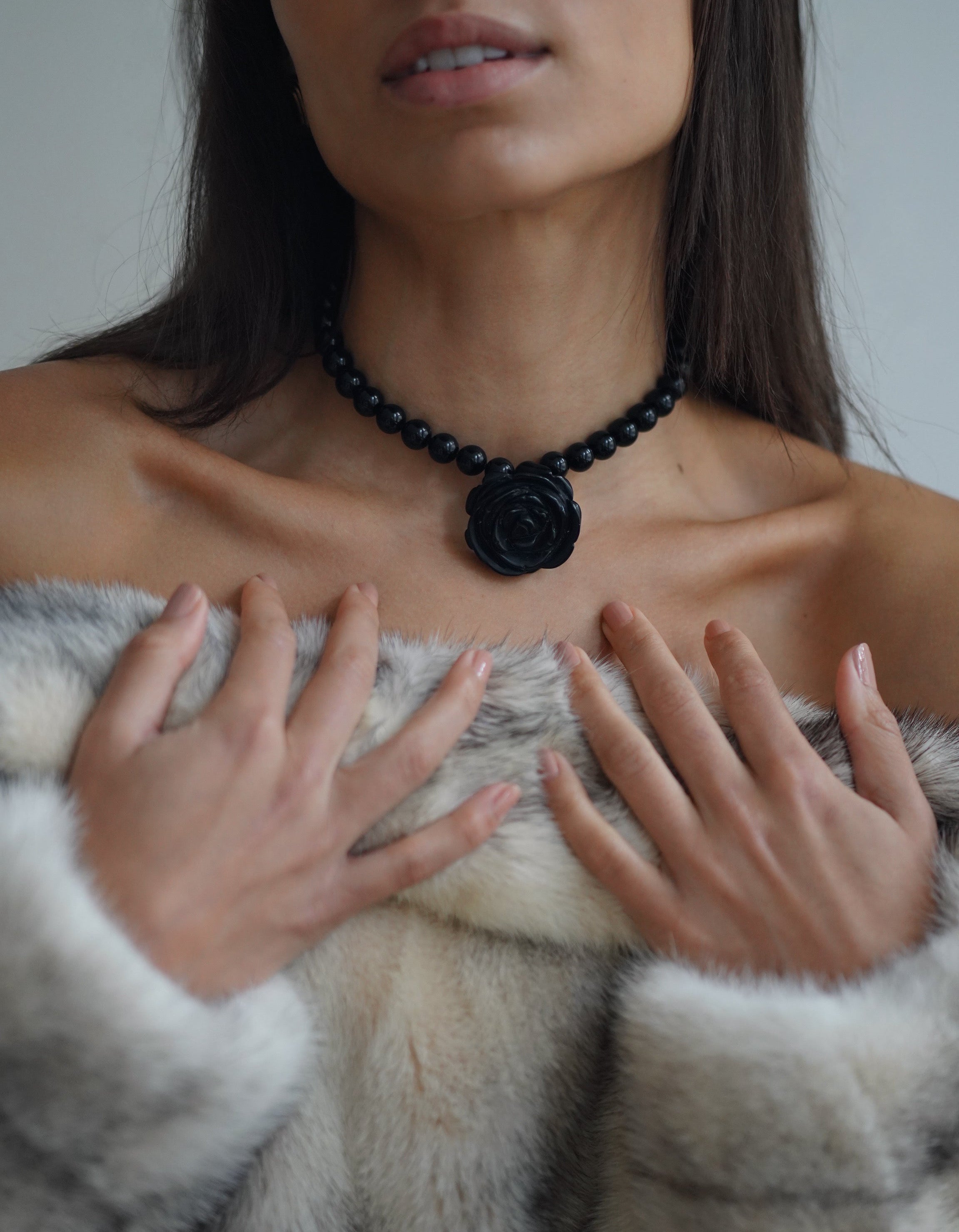 MIDNIGHT ROSE NECKLACE