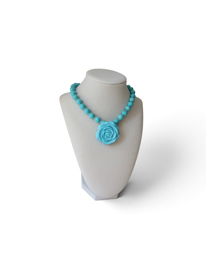 LAFKADA ROSE NECKLACE