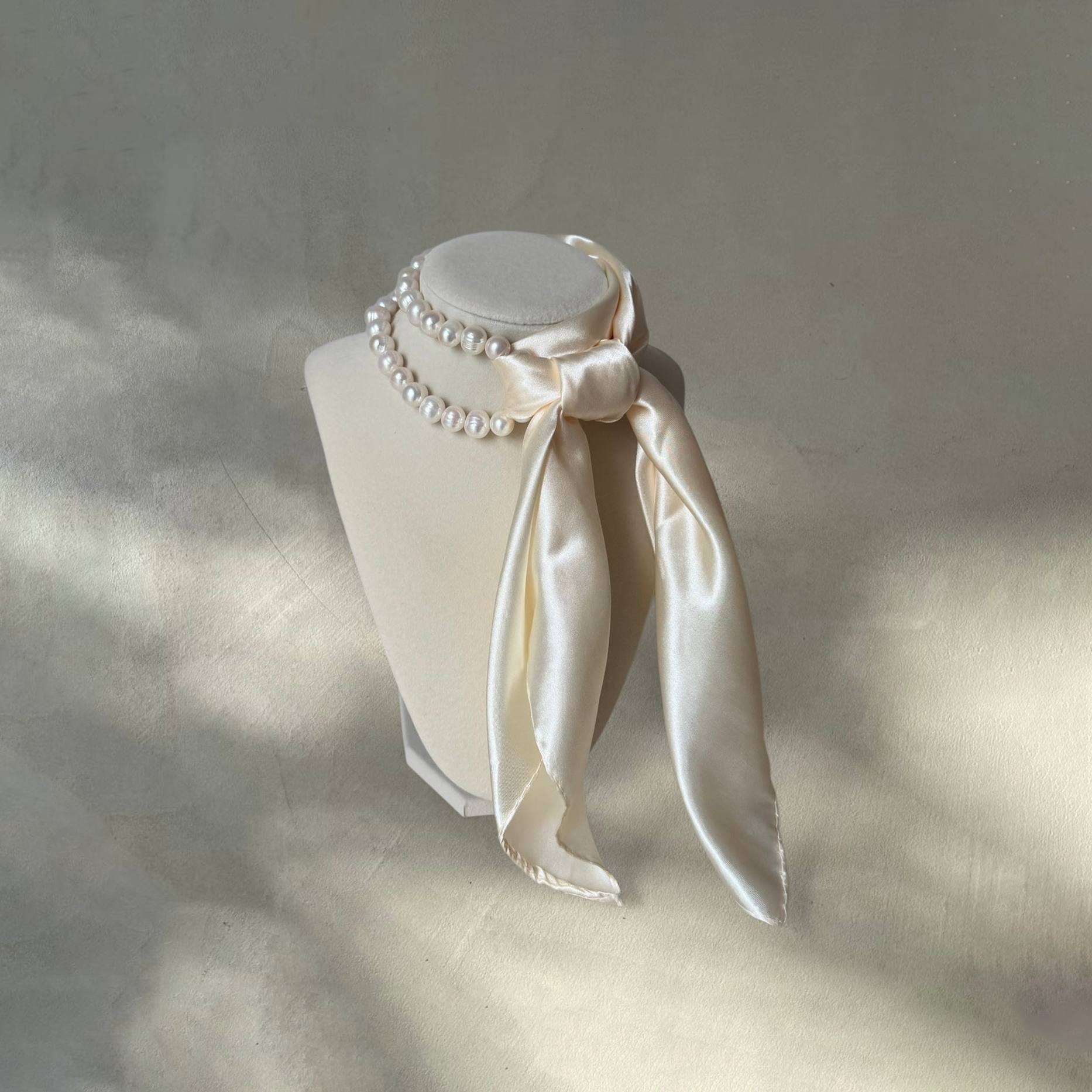 LUNA PEARL SCARF NECKLACE
