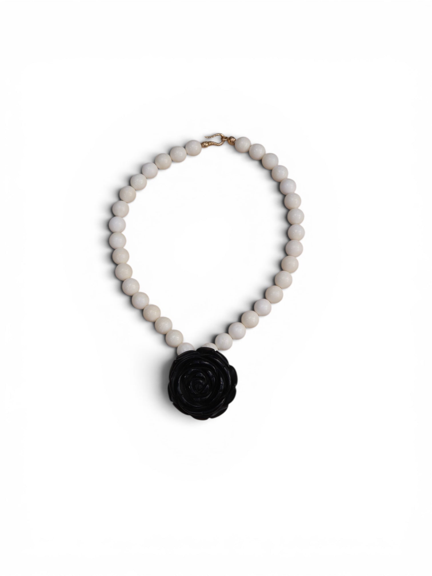 BLACK & WHITE ROSE NECKLACE
