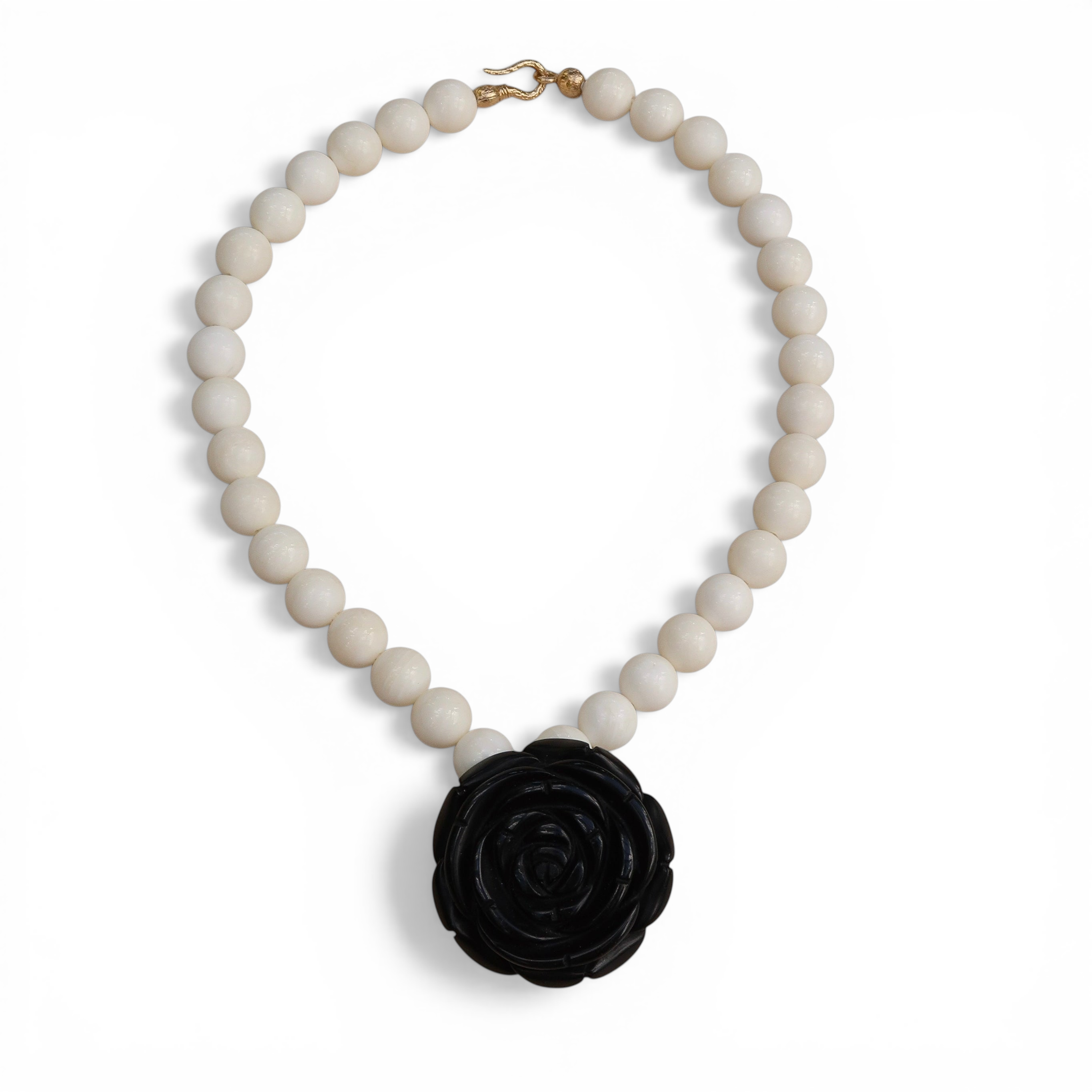 BLACK & WHITE ROSE NECKLACE