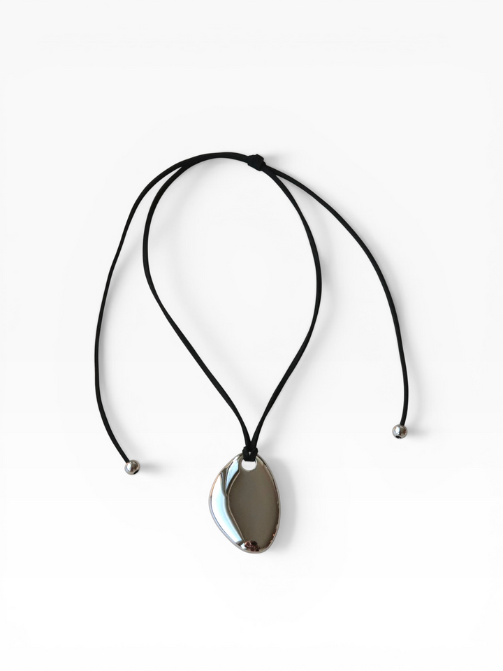 MILO PENDANT NECKLACE