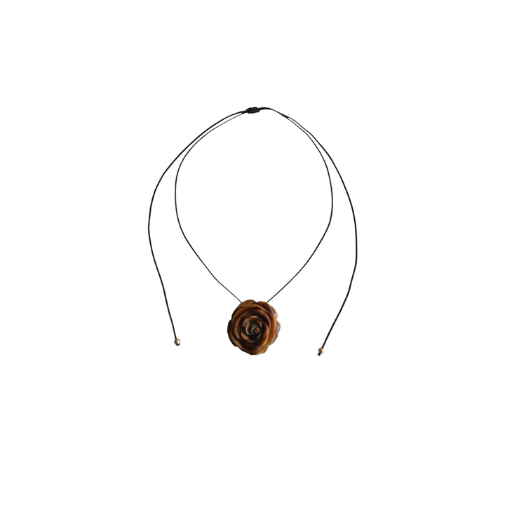ROSA PENDANT NECKLACE
