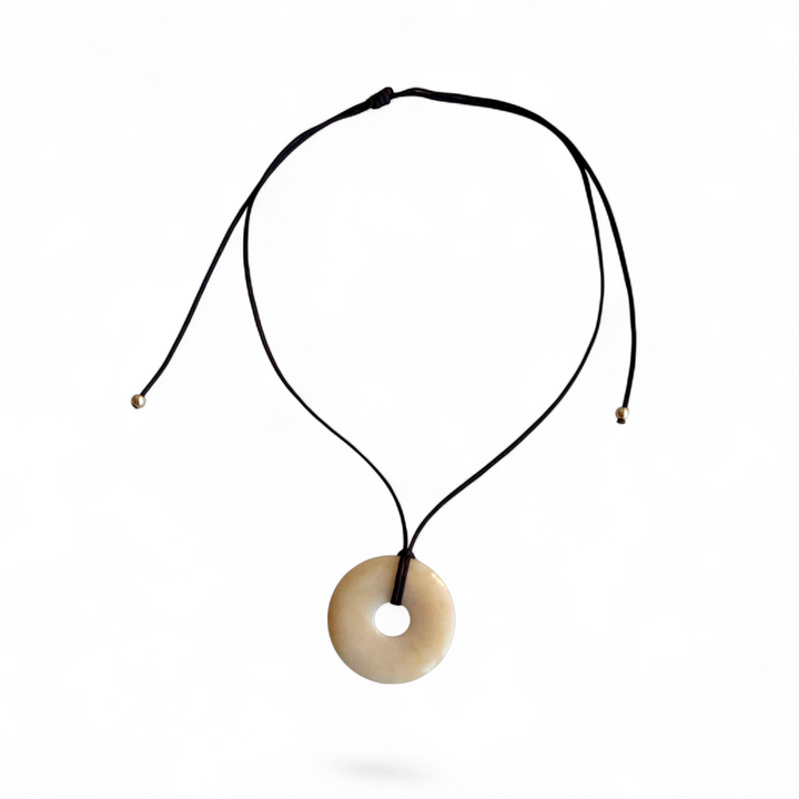 BUTTER PENDANT NECKLACE